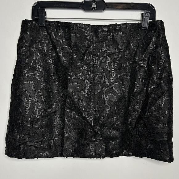 BLANK NYC Sequin Mini Skirt Womens Size 30 Black Vegan Faux Leather Embroidered - Picture 3 of 8